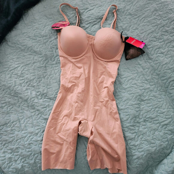 SPANX Strapless Cupped Bodysuit - Picture 4 of 7